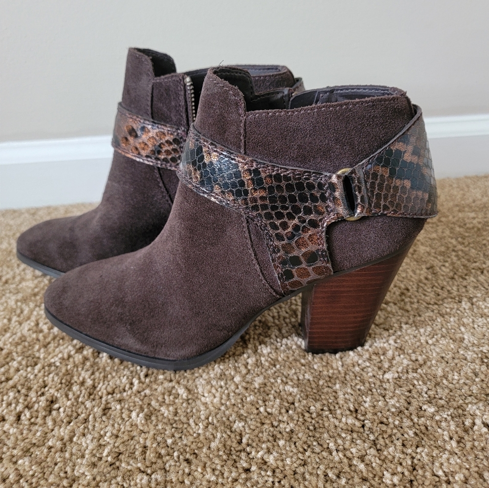Donald J Pliner Selita 8M Suede Booties - Picture 2 of 9